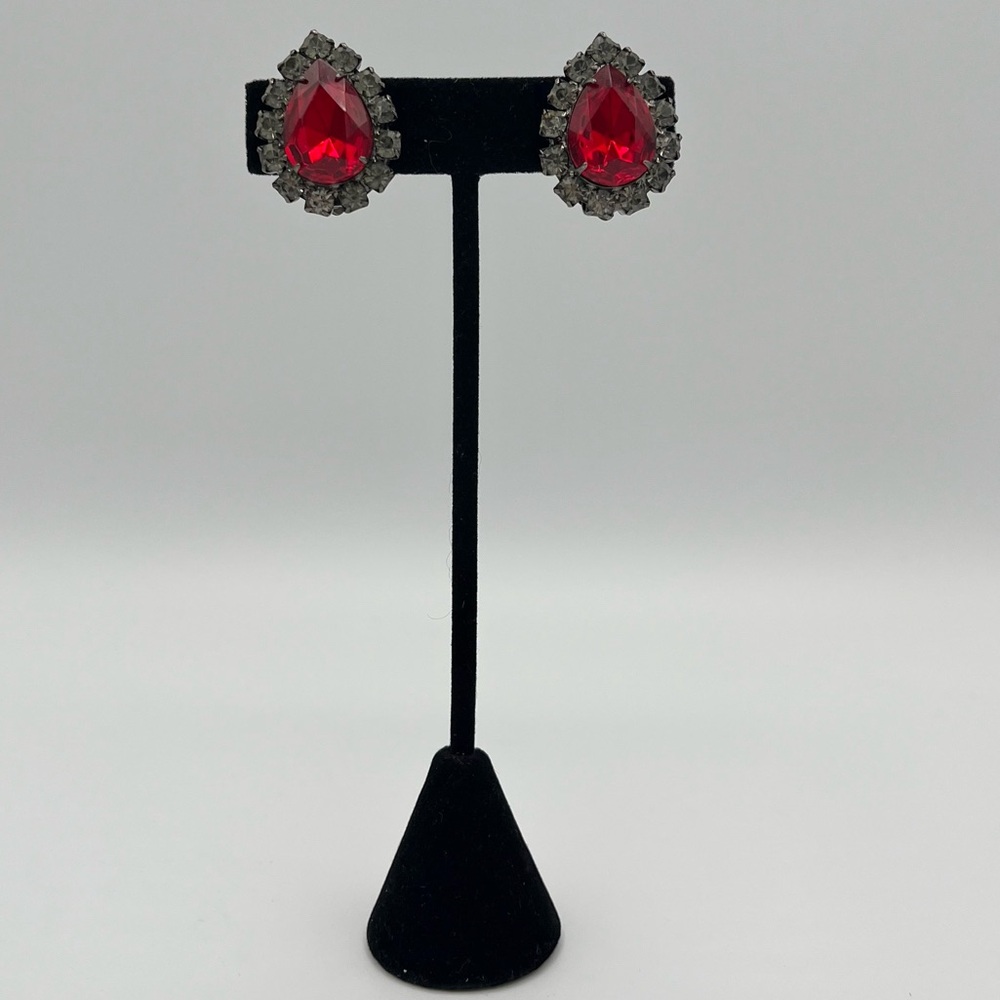 Vintage 1960s Ruby & Onyx Rhinestone Demi-Parure | Juliana Style Tiered Necklace - Picture 9 of 14